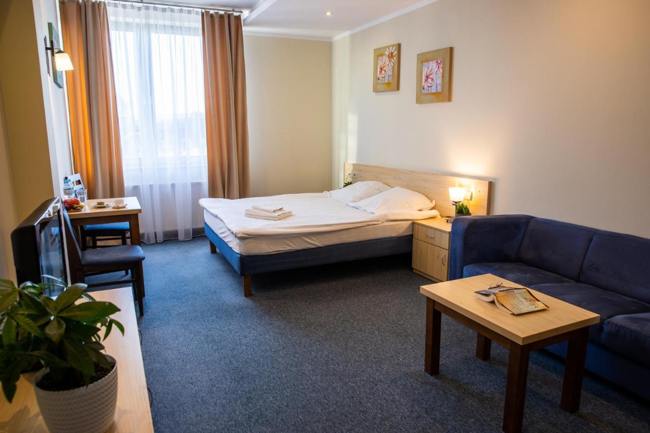 Hotel Kardamon Zbylitowska Gora Экстерьер фото