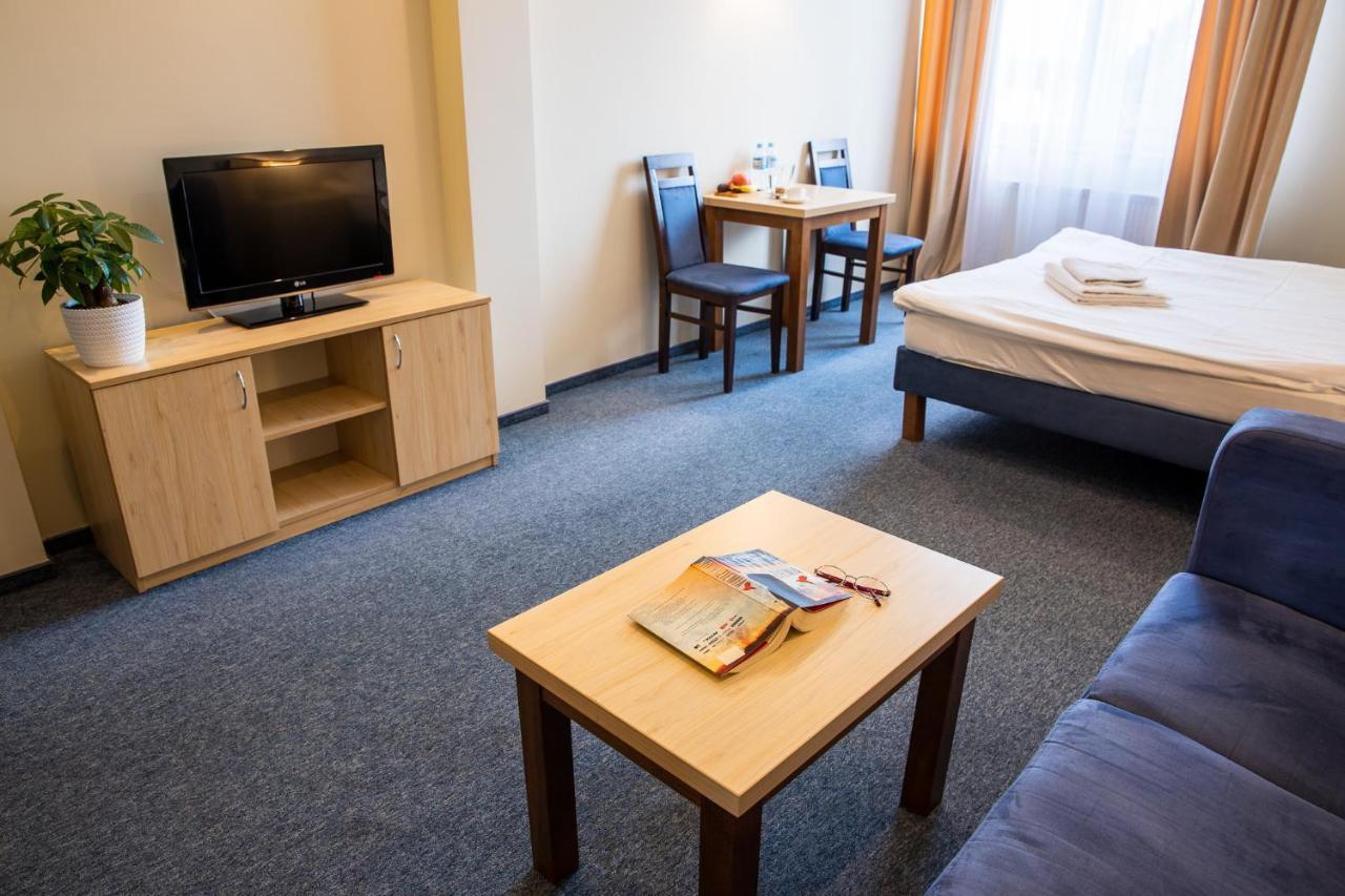 Hotel Kardamon Zbylitowska Gora Экстерьер фото