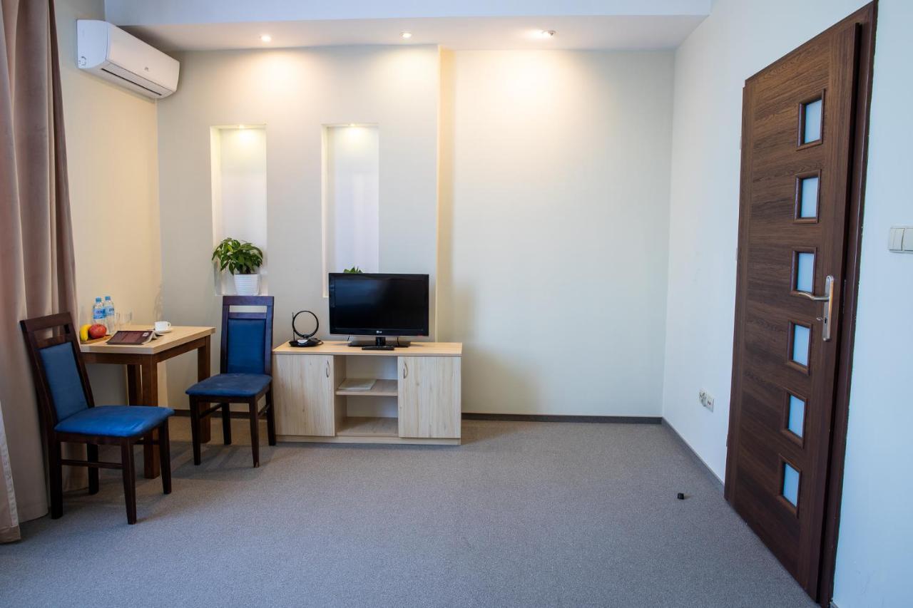 Hotel Kardamon Zbylitowska Gora Экстерьер фото