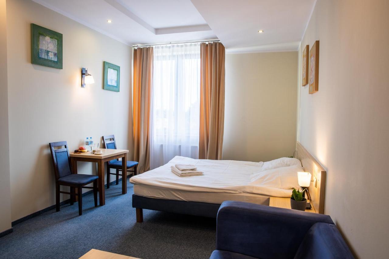 Hotel Kardamon Zbylitowska Gora Экстерьер фото