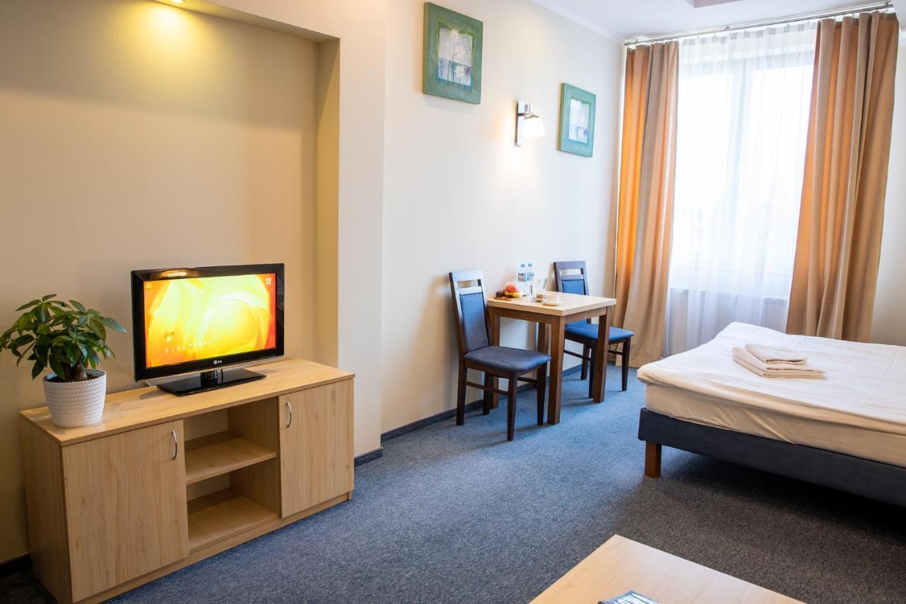 Hotel Kardamon Zbylitowska Gora Экстерьер фото