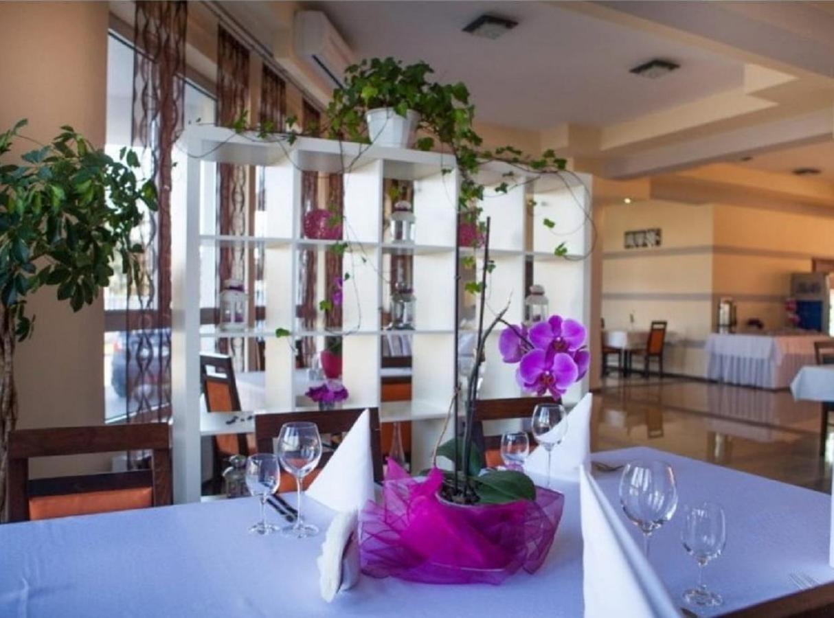 Hotel Kardamon Zbylitowska Gora Экстерьер фото